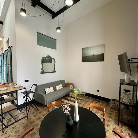 Nyaraló Modern Town House Near With Sunny Terrace *