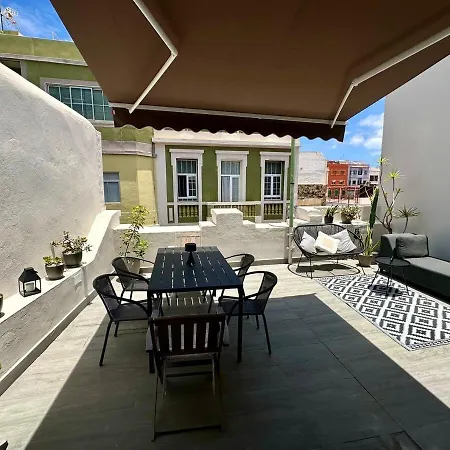 Modern Town House Near With Sunny Terrace Nyaraló