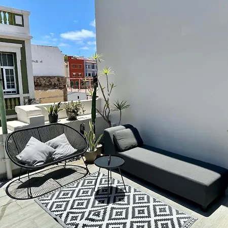 Modern Town House Near With Sunny Terrace Holiday home *
